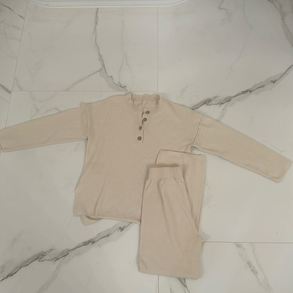 Beige lounge set